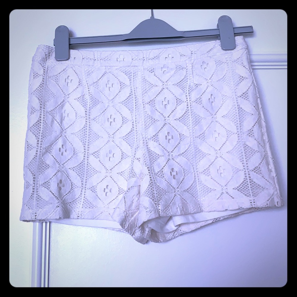 White shorts knot pattern